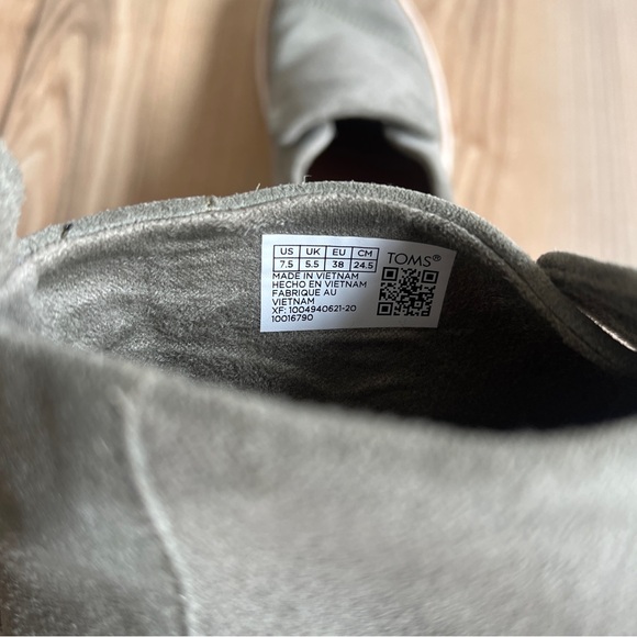 TOMS Paxton Shoe - Picture 10 of 12